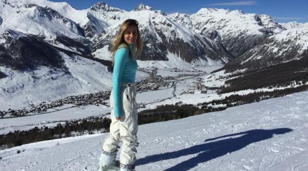 laura cosy sexy pe schiuri detaliul care i a incins pe fani