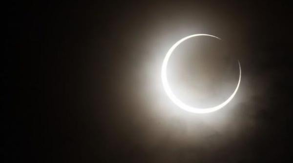 eclipsa de soare 2015 vineri 20 martie are loc o eclipsa totala de soare in romania va fi par iala