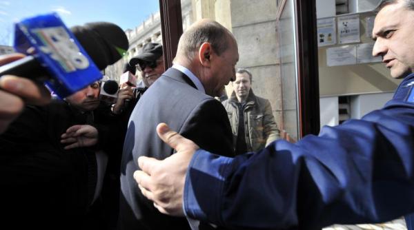 traian basescu despre firea mamicu a in luna a 8 a ii botez copilul