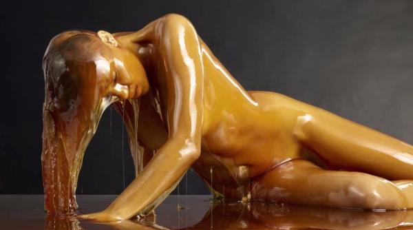 preservation nuditate i miere de albine arta intr o galerie foto excep ionala