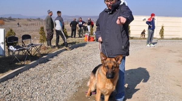 augustin zegrean ccr cu cainele la concurs de frumuse e unii cu caprele al ii cu cainii