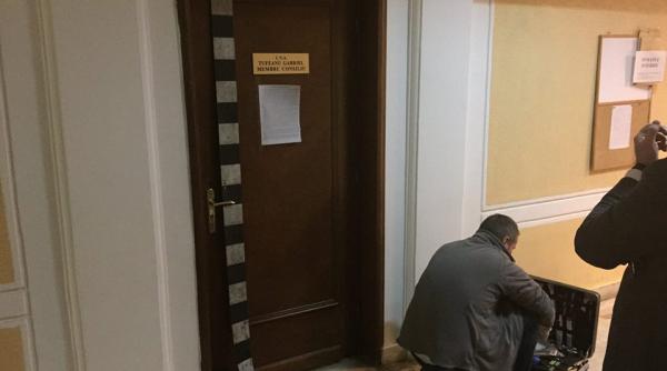 poli ia chemata la sediul cna se iau amprente