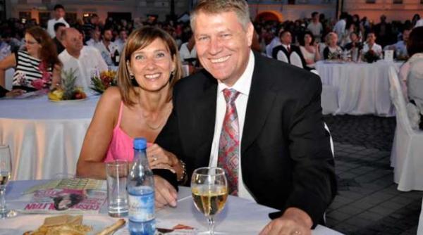 klaus iohannis i so ia sa la castelul pele eveniment de seama