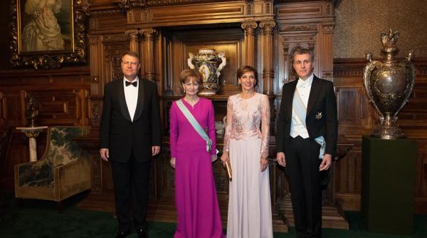 klaus iohannis dupa dineul oficial de la castelul pele familia regala reprezinta un simbol al valorilor