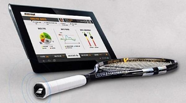 babolat play pure drive gadget pe post de racheta de tenis