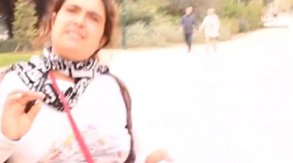 manevra folosita de i escrocii din romania face ravagii la paris avertisment pentru calatori