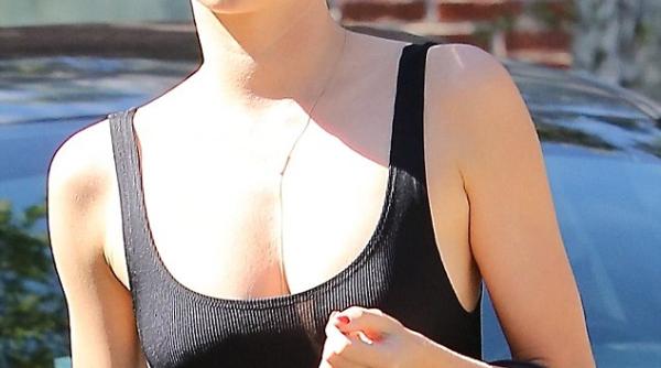 miranda kerr fara sutien pe strada