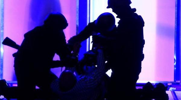 perchezi ii la teatrului national din timisoara pro tii sub clar de luna