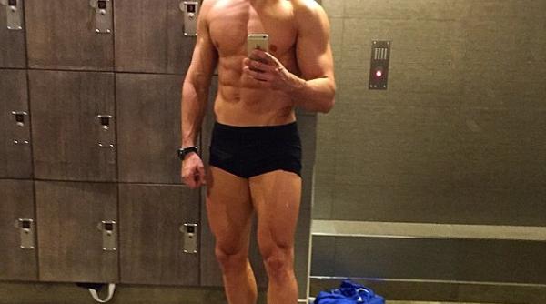 unde preda cel mai frumos profesor de matematica din lume