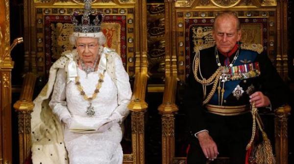 parlamentul marii britanii a fost dizolvat de catre elisabeta a ii a