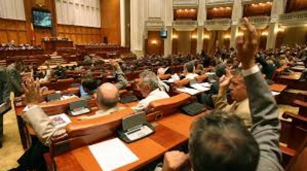 ion dini a pc i danu cule u au demisionat din parlament