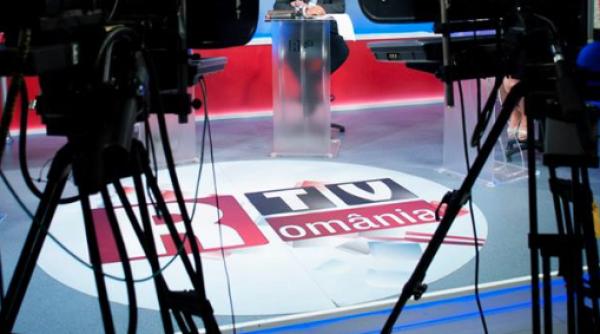 victor ciutacu de doi ani la romania tv eu sunt tot aici da nu prea i mai vad pe ei