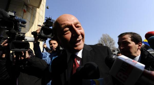 aurelian pavelescu traian basescu sa iasa din capcana intinsa cine va e ua va disparea