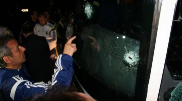 atac armat asupa autocarului echipei fenerbahce video