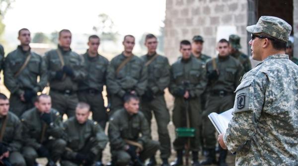 criza ucraina sua trimite personal militar sa antreneze trupele kievului