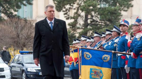 klaus iohannis primul pas lansare carte nou volum scris de pre edinte