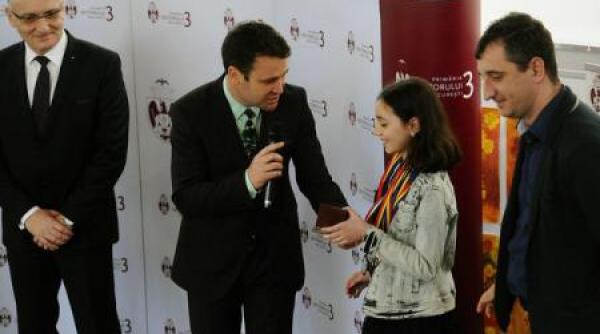 robert negoi a vom dubla bursele liceenilor care domiciliaza i inva a in sectorul 3