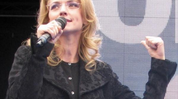 alina gorghiu lucram la majoritate ea nu exista dar in aceasta sesiune va fi o motiune de cenzura