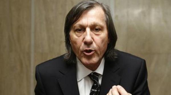 ilie nastase  atac prc c8prc 98oc catre suporterii stelei  prc e2prc 80prc 9enu inprc c8prc 9beleg aprc c8prc 99a cevaprc e2prc 80prc 9d
