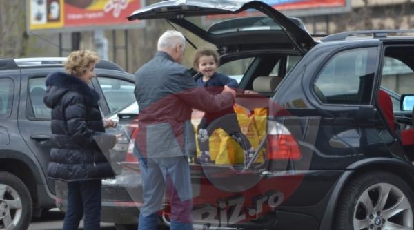 imagini cu sofia anais fiica elenei basescu cum se joaca in portbagaj nepoata lui traian basescu