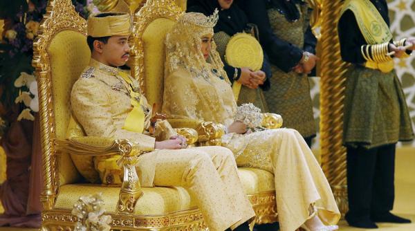 nunta regala in brunei smaralde cat un ou de prepeli a i pantofi incrusta i cu cristale swarovski