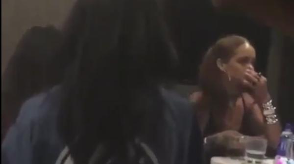 rihanna filmata in timp ce se droga inainte de concert video