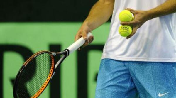 bogdan ionu apostol l a invins pe aldin setkic cu 6 4 6 3 la arenele bnr din bucure ti