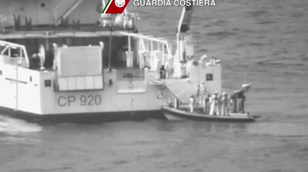 imigran i marea mediterana 950 de persoane s ar fi aflat pe vasul naufragiat au murit ca obolanii in cu ca