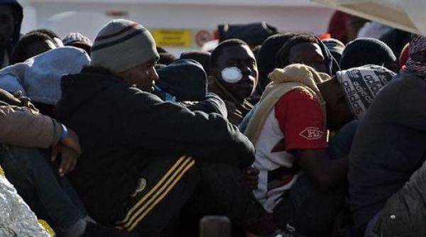 un nou naufragiu in mediterana o nava cu 300 de migran i cere ajutor