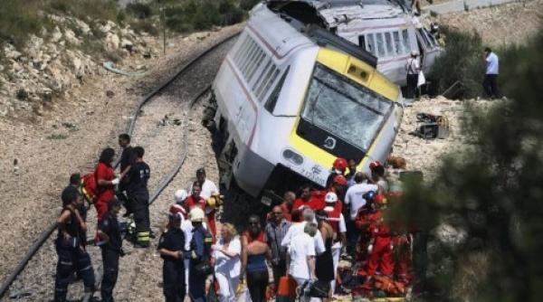 accident feroviar in franprc c8prc 9ba  30 de persoane ranite dupa ce cinci vagoane au deraiat