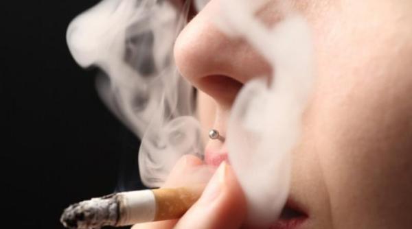 romanii sustin interzicerea fumatului in spatiile publice