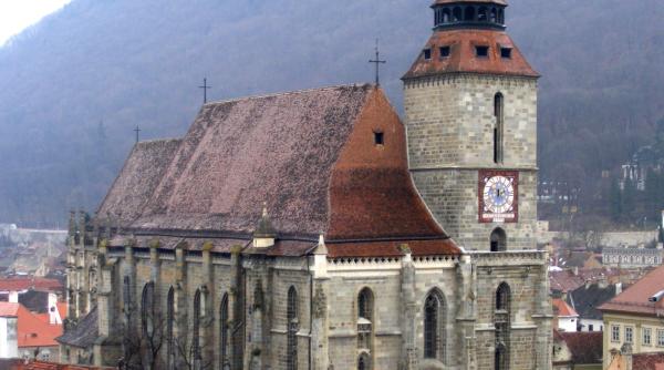 biserica neagra din bra ov recorduri margaritarul din inima ora ului cea mai mare cladire de cult din romania