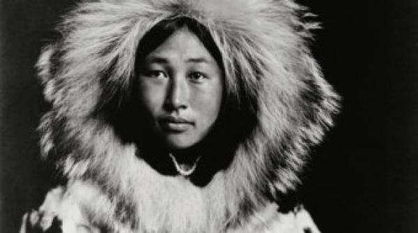 cum arata naatsit  lenjeria intima purtata de femeile inuite acum 130 de ani   foto