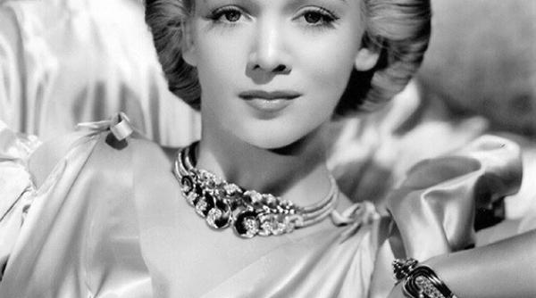 sfaturi din 1938 pentru femeile singure fa acest lucru in liniste cu gura inchisa