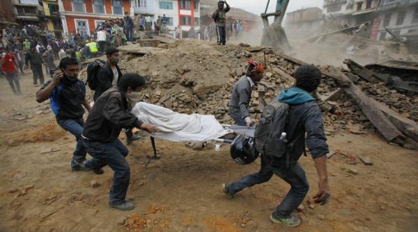 cutremur nepal bilan ul deceselor a ajuns la 2 500 mae anun a ca a localizat 28 de romani to i in siguran a