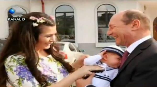 elena basescu i a botezat cel de al doilea copil imi mai doresc o feti a