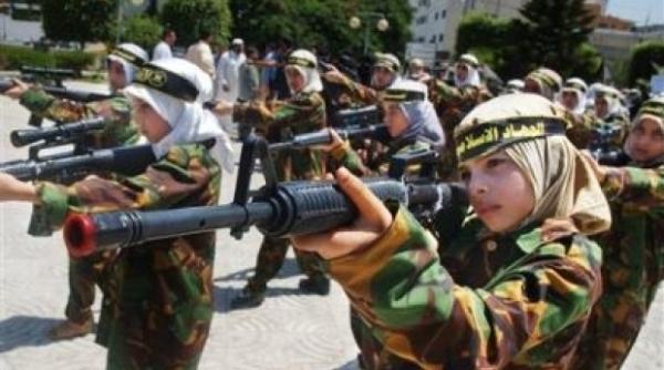 bebeluprc c8prc 99 cu certificat de naprc c8prc 99tere emis de statul islamic  copilul  alaturi de un pistol prc c8prc 99i o grenada