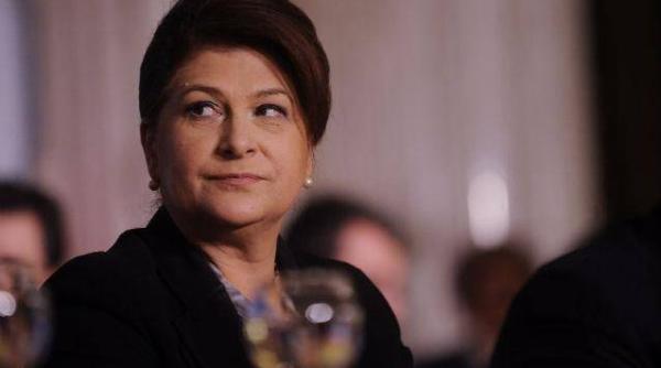 revizuirea constituprc c8prc 9biei  rovana plumb  sugestie catre alina gorghiu  prc e2prc 80prc 9dsa se puna de acordprc e2prc 80prc 9d