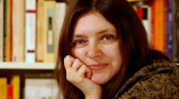 tatiana niculescu bran nou poem institu ional dedicat oamenilor politici care vorbesc pasare te