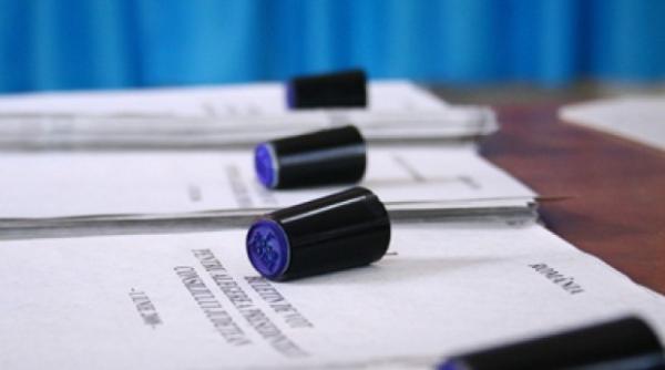 legea alegerilor locale primarii ale i intr un singur tur pre edin ii de cj vota i de consilierii jude eni