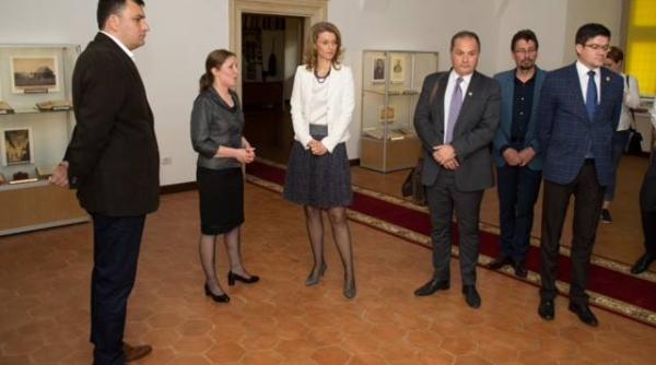 alina gorghiu printre noroco ii care au vizitat al doilea cel mai frumos castel din lume