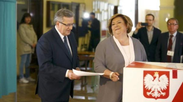 alegeri preziden iale polonia rezultat neprevazut in primul tur pentru pre edintele komorowski