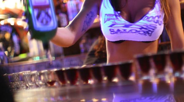 fenomenul binge drinking a crescut ingrijorator in randul tinerilor occidentali