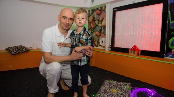 psihologul adrian gemanaru nominalizat la premiile world autism festival