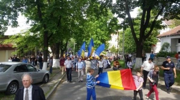 mars la chisinau mii de persoane au cerut unirea moldovei cu romania