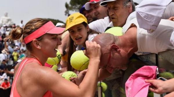 simona helep fotografie senza ionala la finalul partidei cu alexandra dulgheru