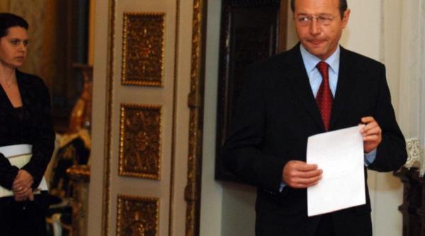 adriana saftoiu lansare cronica de cotroceni cartea con ine dezvaluiri nea teptate