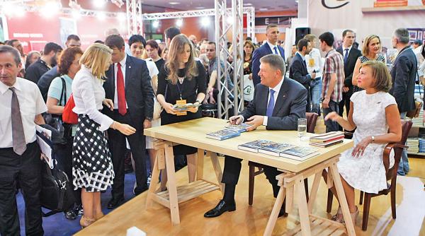 carmen iohannis inuta de peste 3 000 de euro la lansarea car ii pas cu pas