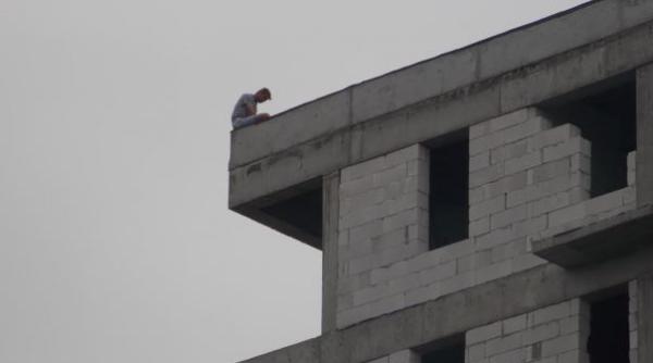 saltea gonflabila umflata in 15 minute in cazul unui sinuciga la constan a
