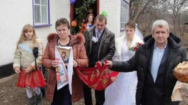 imagini deprimante surprinse la o nunta cum au pozat mirii